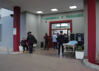 I shpëtoi aksidentit tragjik ku vdiqën dy motrat në Sarandë, ja si është gjendja shëndetësore e 24-vjeçares