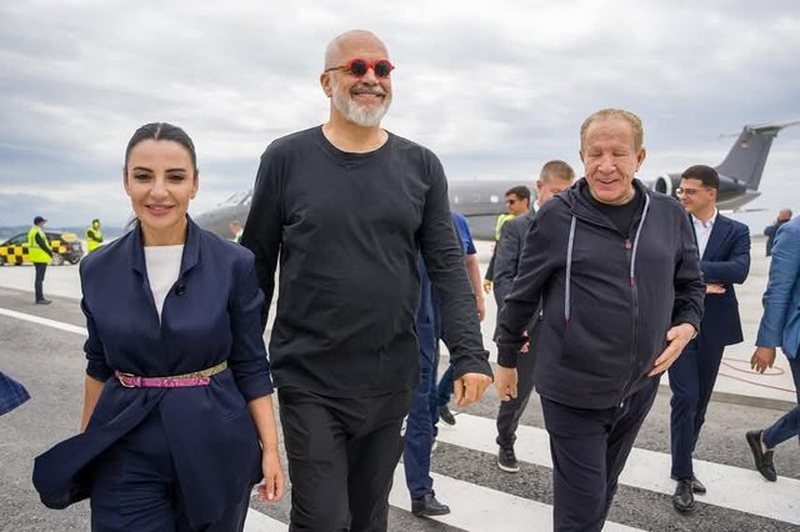 Po i bëjnë presion për t’i marrë aeroportin e Vlorës? Reagon Pacolli: Ja pse i vajta Ramës në zyrë