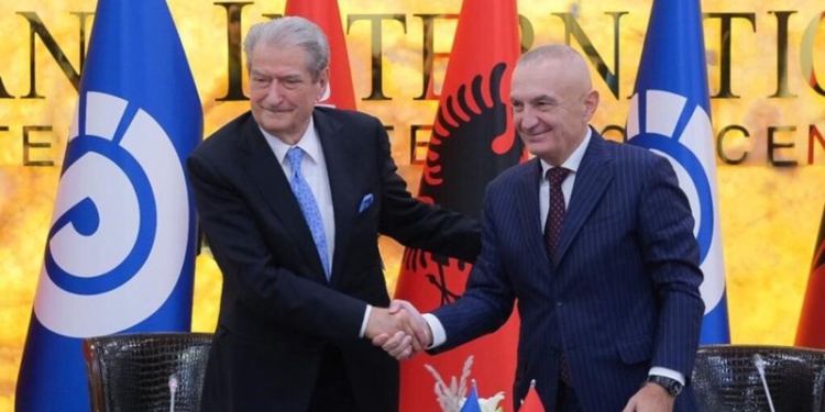 Berisha i bën nderin e radhës Ilir Metës, i “fal” edhe tre deputetë të tjerë