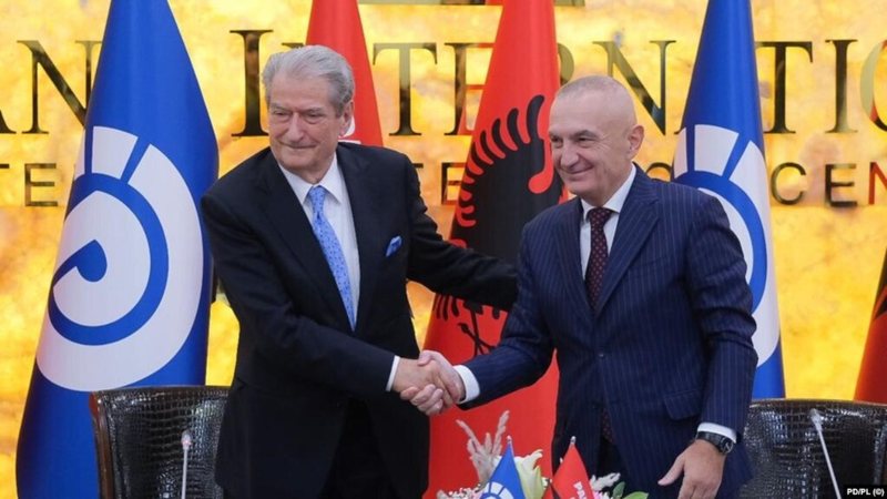 Berisha i bën nderin e radhës Ilir Metës, i “fal” edhe tre deputetë të tjerë
