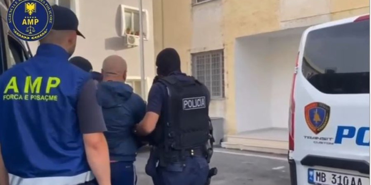 Fshehu provat e ngjarjes ku ishte përfshirë i vëllai, AMP ndëshkon policin në Tiranë
