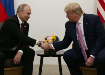 Demokratët amerikanë shprehin përbuzje për takimin Trump-Putin: Presidenti u vu në lojë
