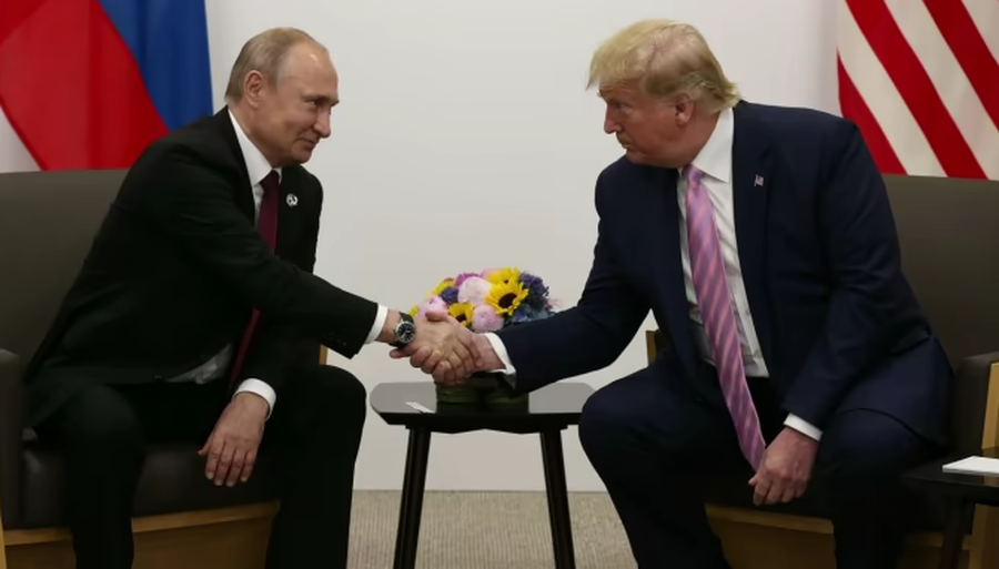 Demokratët amerikanë shprehin përbuzje për takimin Trump-Putin: Presidenti u vu në lojë