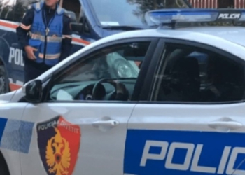 Ftoi në banesë 44-vjeçarin dhe i ofroi marrëdhënie seksuale me pagesë, por e grabitën, arrestohet 49-vjeçarja në Durrës