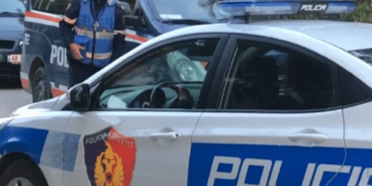 Ftoi në banesë 44-vjeçarin dhe i ofroi marrëdhënie seksuale me pagesë, por e grabitën, arrestohet 49-vjeçarja në Durrës