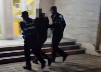 EMRI / 49-vjeçari vjedh një makinë në Belsh, arrestohet nga Policia