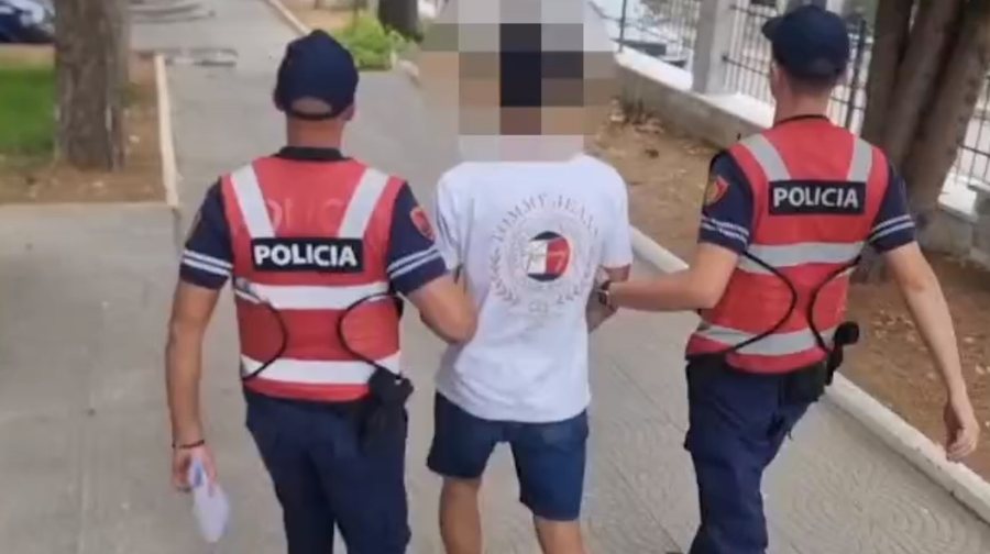 Mbushi makinën me karburant me para të false, vihet në pranga 25-vjeçari