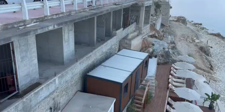 IKMT zbarkon sërish në Vlorë, pritet shembja e një objekti te ‘Kalaja’