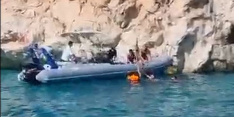 Mbeti i bllokuar në mes të detit, shpëtohet turist francez pranë Gjipesë