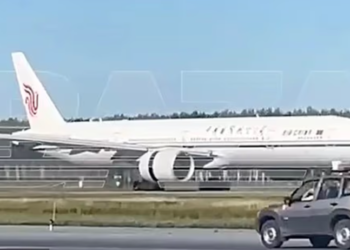 Avioni i nisur nga Londra bën ulje emergjente në Rusi, pasagjerët s’lejohen të zbresin