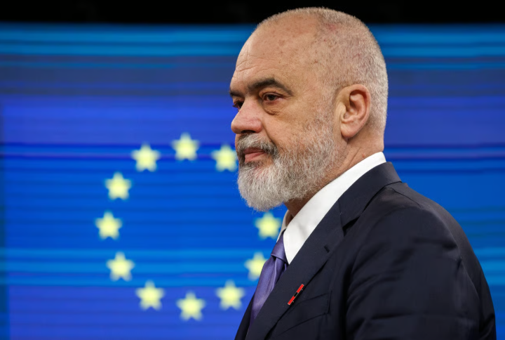 Politico: Shqipëria përdor IA për qeverisje, integrimin në BE dhe luftën ndaj korrupsionit