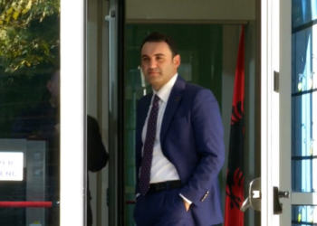 “Vëllai i Belindit, konsulent i Ballukut”, Këlliçi kthehet në ‘tabelë qitje’ nga mediat pranë Berishës