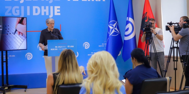 Berisha vijon të justifikojë humbjen: Gjysmë miliard euro përdori qeveria për aktivitete që të ndikonte tek qytetarët