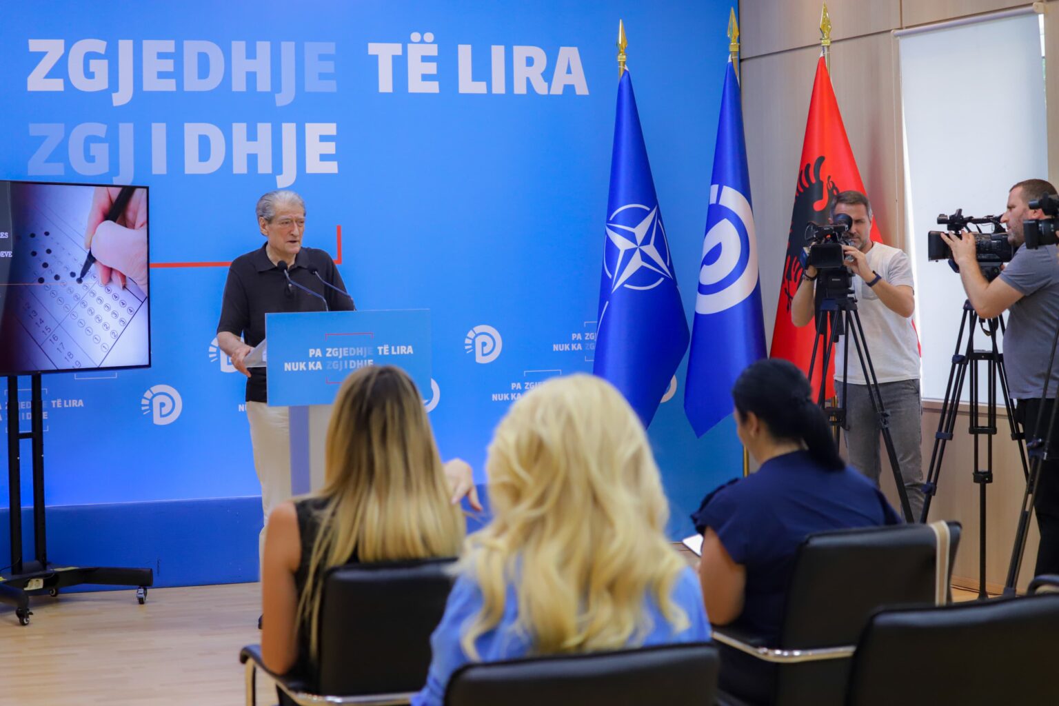 Berisha vijon të justifikojë humbjen: Gjysmë miliard euro përdori qeveria për aktivitete që të ndikonte tek qytetarët