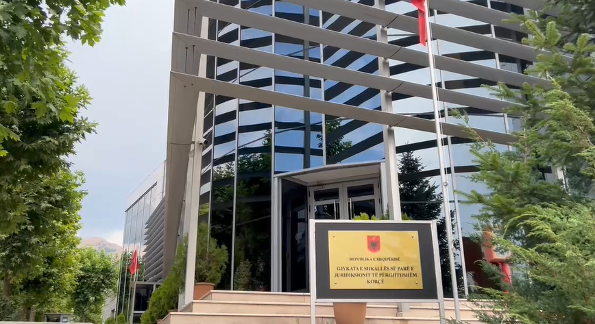 Vrasja e 14-vjeçarit në Maliq, gjykata jep masat e sigurisë për 8 të akuzuarit