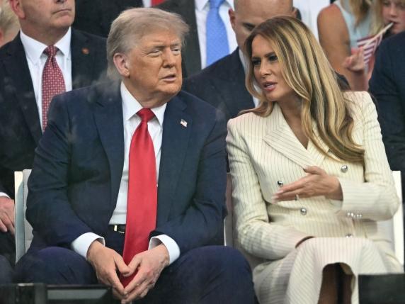 Melania Trump, rikthimi “i padukshëm” dhe pëshpëritjet që ndikojnë te presidenti amerikan