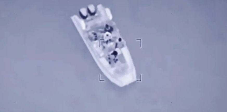 VIDEO / Anija ushtarake ruse shkatërrohet në Detin e Zi, vriten anëtarët e ekuipazhit