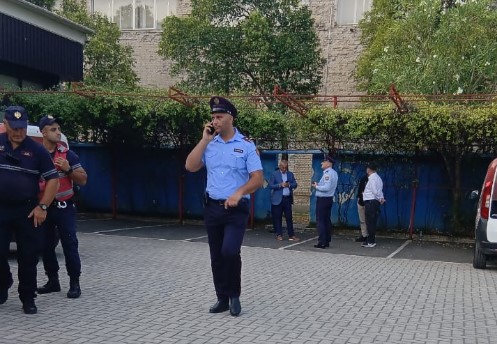 Policia e Shtetit bllokon News24, reagon SafeJournalists: Rrezik për lirinë dhe pavarësinë e medias në vend!