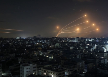 Bien sirenat e sulmit ajror në Tel Aviv, ushtria izraelite identifikon raketën e lëshuar nga Jemeni