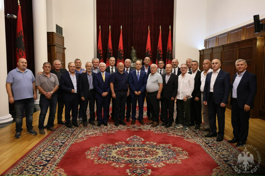 Begaj nderon luftëtarët e parë të çlirimit të Kosovës: Veprat tuaja do të mbeten të paharruara