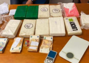 U kapën me 15 kg kokainë dhe 100 mijë euro, dy shqiptarë të prangosur në Peruxhia