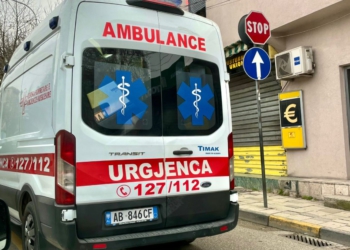 Aksident me vdekje në Hamallaj, automjeti përplas këmbësorin 70 vjeçar