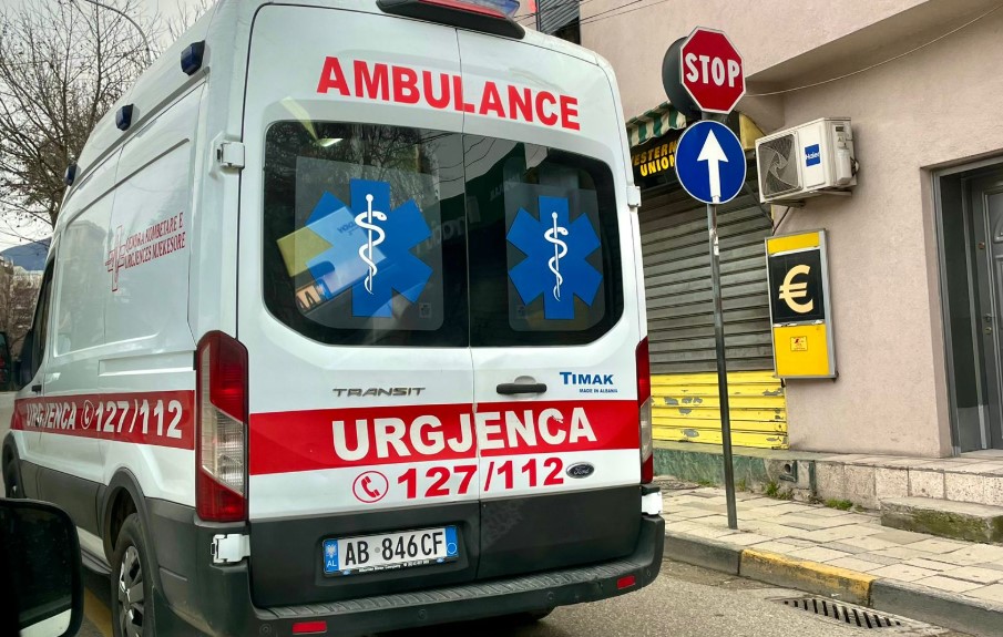 Aksident me vdekje në Hamallaj, automjeti përplas këmbësorin 70 vjeçar