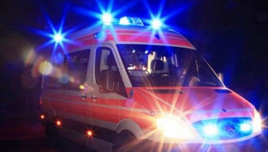 E rëndë në Berat/ 57-vjeçari qëllohet me armë aksidentalisht nga bashkëfshatari, humb jetën