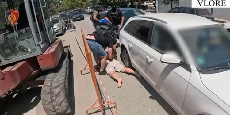 DETAJE: Vrasja e Hoxhës, 42-vjeçari i arrestuar në Vlorë siguroi armën dhe ndihmoi autorin të arratisej në Greqi