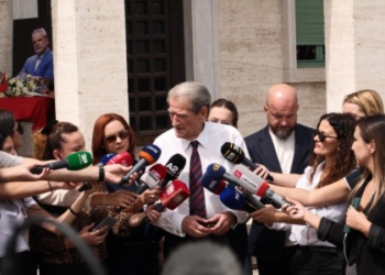 Homazhet për Artur Zhejin, Berisha: Personalitet i gazetarisë, analizën e tij e respektoje edhe po të mos ishe dakord