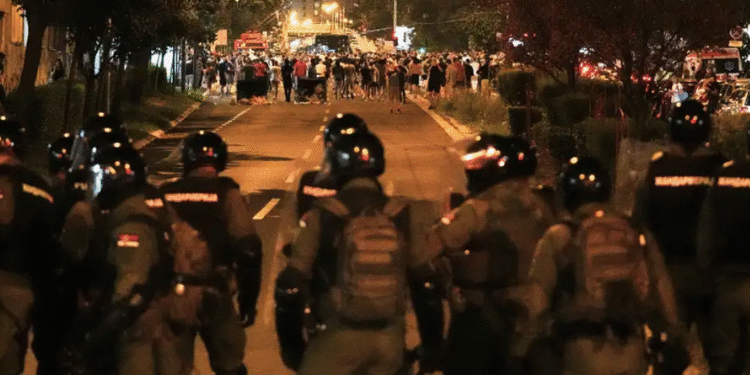 Dhunë gjatë protestave në Serbi: Si po reagon BE?