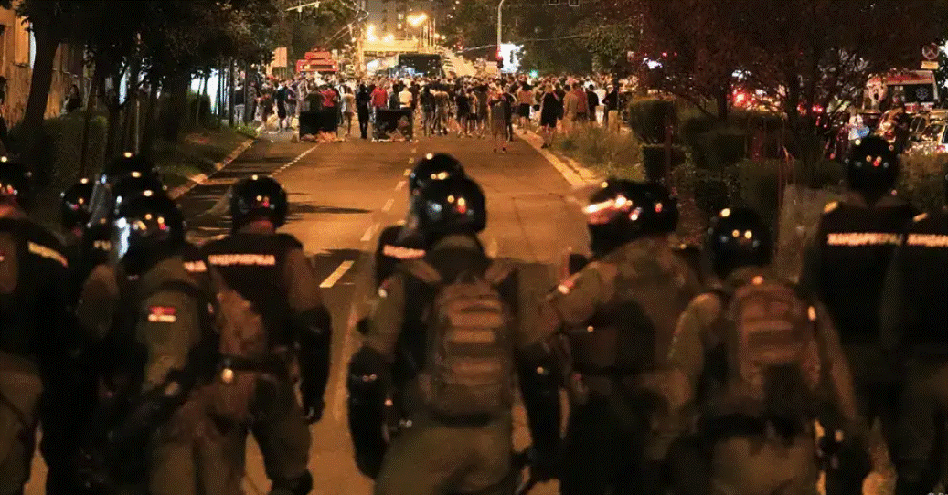 Dhunë gjatë protestave në Serbi: Si po reagon BE?