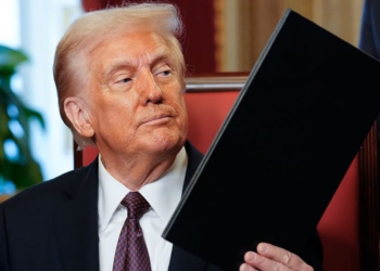 Trump vendos tarifa të reja për dhjetëra vende, hyjnë në fuqi më 7 gusht