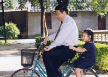 Vajza e Xi Jinping shfaqet për herë të parë në darkën me Lukashenkon (por u fshinë të gjitha fotot), sinjal për Uashingtonin?