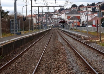 Anulohen mbi 16 trena që lidhin Parisin me Londrën, Brukselin dhe Amsterdamin, probleme të mëdha për shkak të defektit në sistemin elektrik