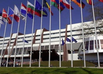 Bashkimi Europian përpjekje për të qetësuar marrëdhëniet me SHBA-në, pezullon tarifat