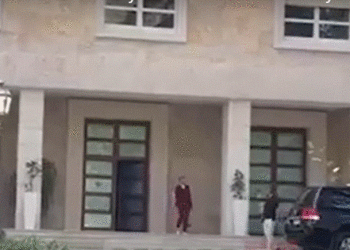 Formimi i kabinetit të ri qeveritar, e Ngarkuara me Punë e SHBA-së ‘zbarkon’ në Kryeministri
