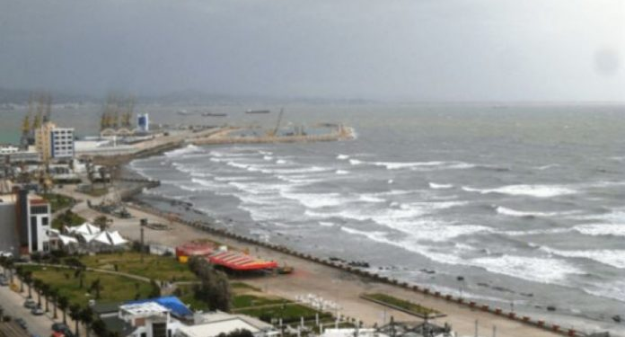Alarm në Durrës nga moti i keq, Sako apel qytetarëve: Qëndroni në shtëpi!