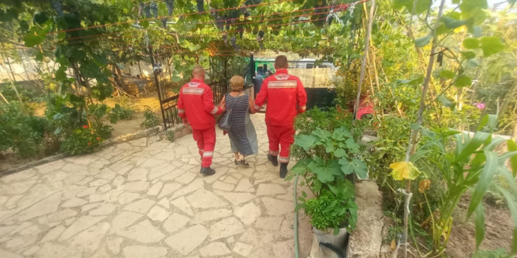 Zjarr i madh në Finiq. Ekipet e emergjencës në “luftë” me flakët, evakuohen banorët