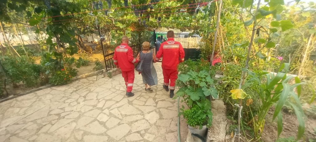 Zjarr i madh në Finiq. Ekipet e emergjencës në “luftë” me flakët, evakuohen banorët