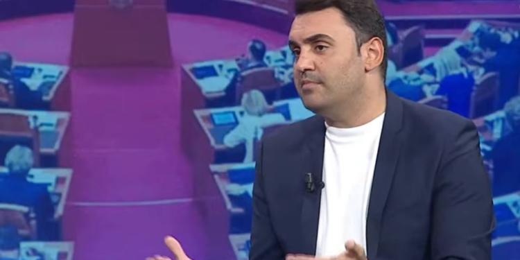 “Kushdo që ka një mendim ndryshe në PD ta thotë në forumet, jo në televizion”, Këlliçi: Partia Demokratike ka nevojë për ristrukturim, por…