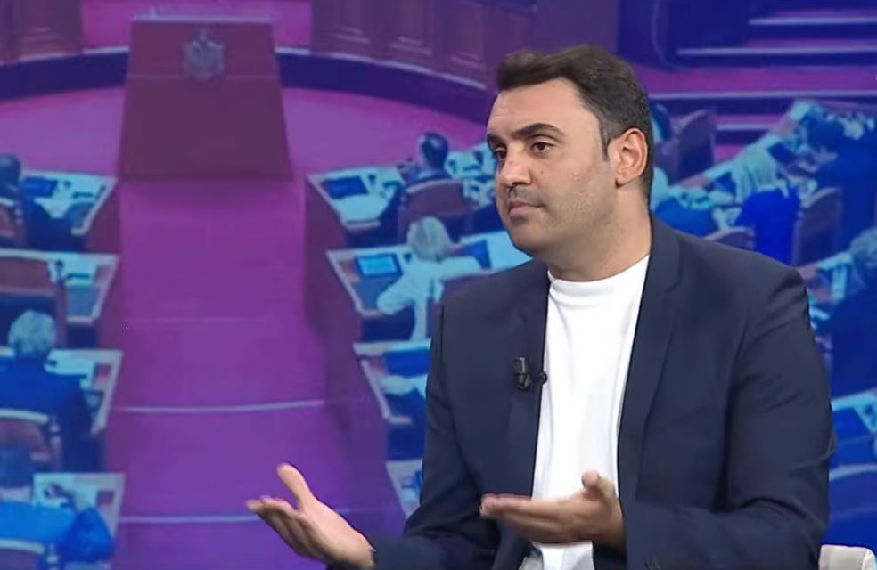“Kushdo që ka një mendim ndryshe në PD ta thotë në forumet, jo në televizion”, Këlliçi: Partia Demokratike ka nevojë për ristrukturim, por…