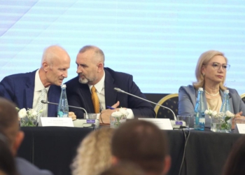 “Kodi i ri dënon më pak korrupsionin!”/ Juristët kritikojnë draftin: Ndërhyrjet në Kod s’janë të plota. Burgu, opsioni i fundit
