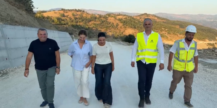 Balluku dhe Kumbaro në aksin rrugor Berat–Ballaban, pritet të përfundoj brenda vitit