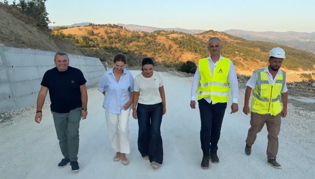 Balluku dhe Kumbaro në aksin rrugor Berat–Ballaban, pritet të përfundoj brenda vitit