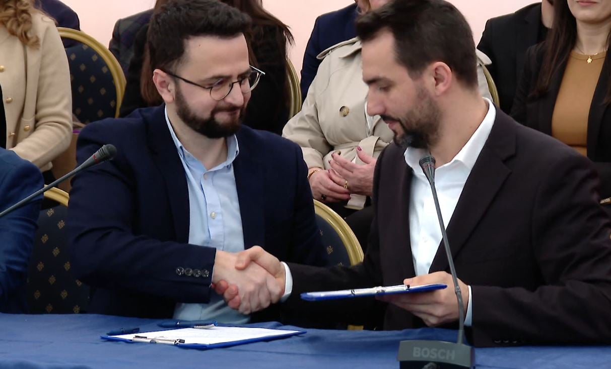 Merr fund ëndrra e Lapajt për t’u bërë deputet! Burime: Në çdo rast, mandatin e merr një zonjë!