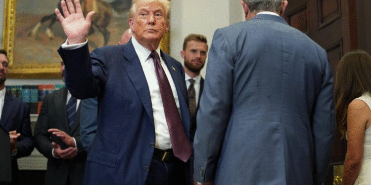 Si po ndikon politika ekonomike e Trump? Ekspertët: Zhgënjyese në tregun e punës dhe pakënaqësi në industri