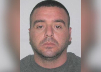 Në kërkim prej muajsh për vrasjen e Bejtjes, kush e strehonte Flodian Plakun?! Policia shoqëron shtatë persona