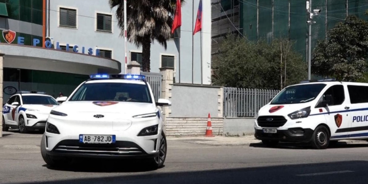 Arrestohet ish-kryeinspektori i IMT në Durrës, akuzohet se ndërtoi disa shtëpi pushimi pa leje