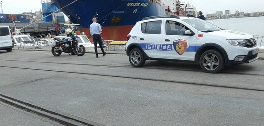 Tentoi të fuste në Shqipëri makinën  e vjedhur në Itali, arrestohet italiani në portin e Durrësit